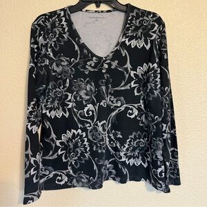 Croft & Barrow Women’s XL Black w/ Gray Floral Print Long Sleeve V-Neck Top